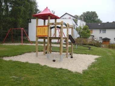 Spielplatz Riedelbach am DGH Spielplatz Riedelbach am DGH